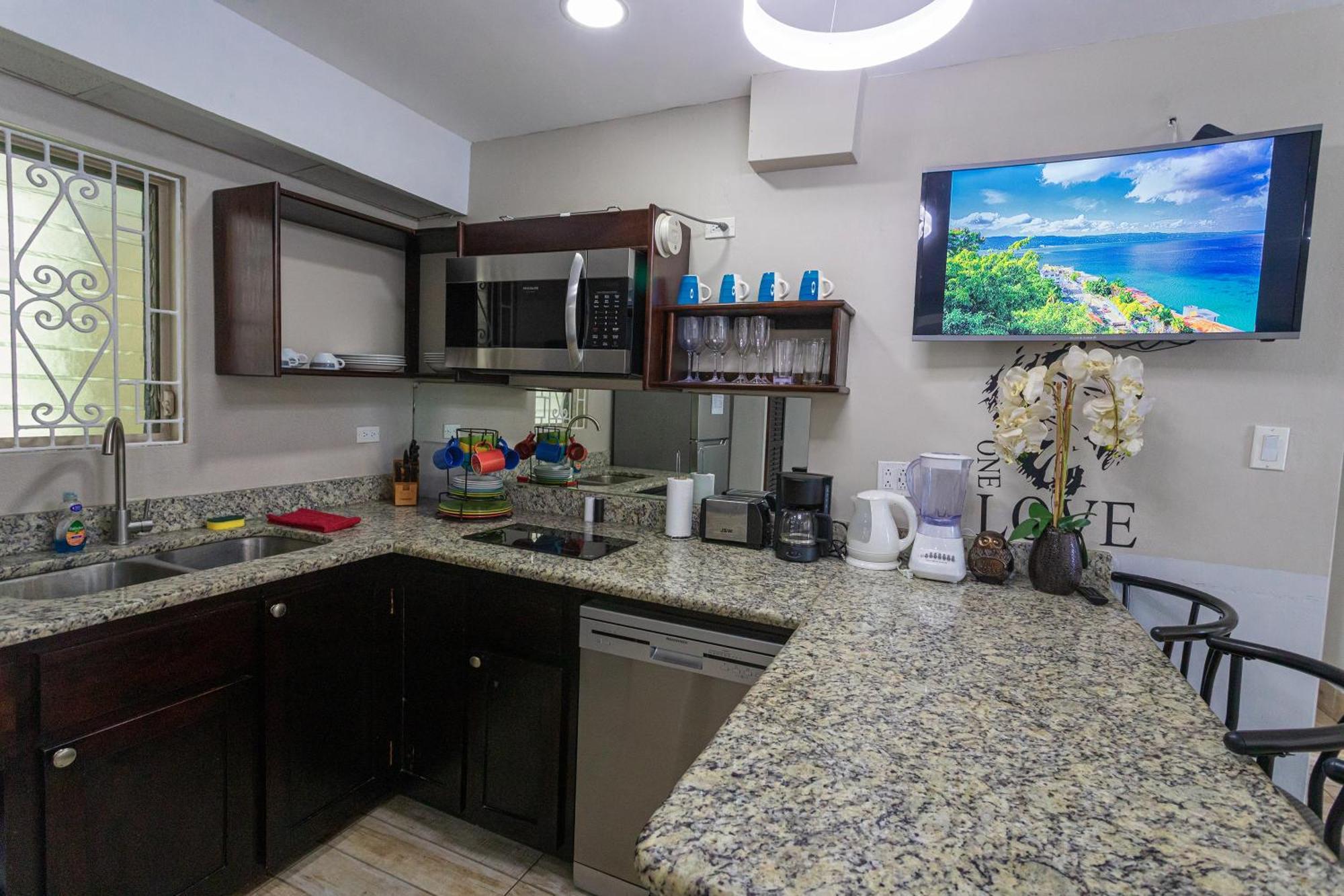 Montego Bay Club Apartments Dış mekan fotoğraf