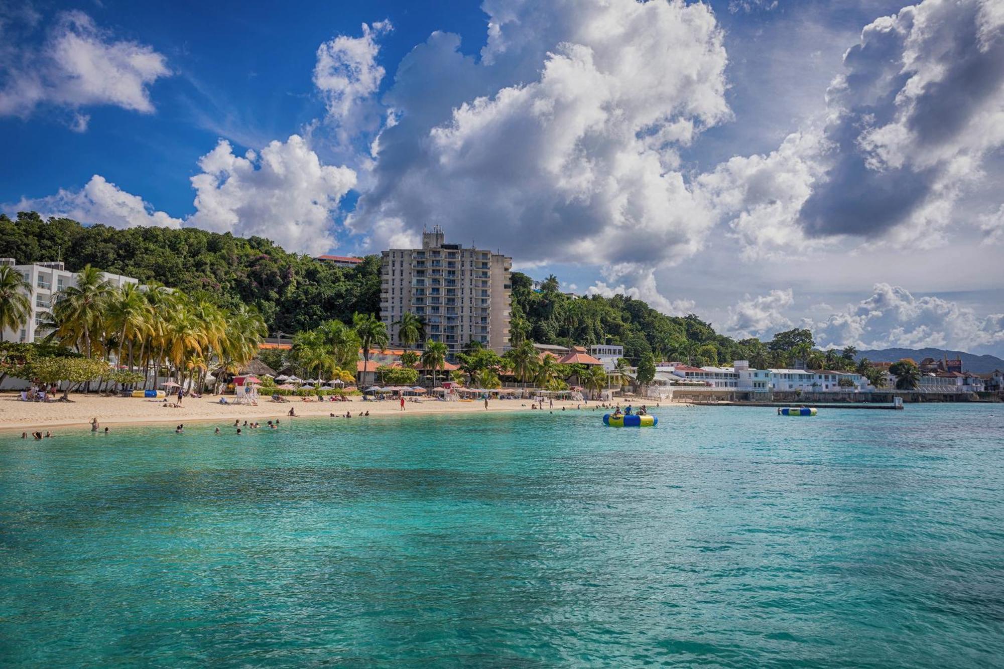 Montego Bay Club Apartments Dış mekan fotoğraf